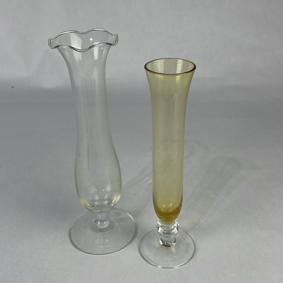 Set of 2 Vintage Glass Bud Vases - Picture 2 of 14